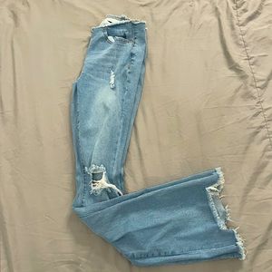 low waisted light wash jeans